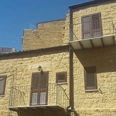 Bed & Breakfast A Due Passi Dal Centro 3*