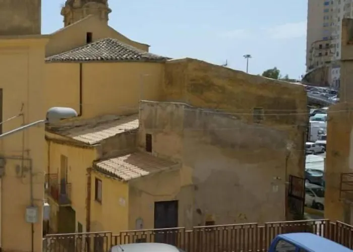 A Due Passi Dal Centro B&B